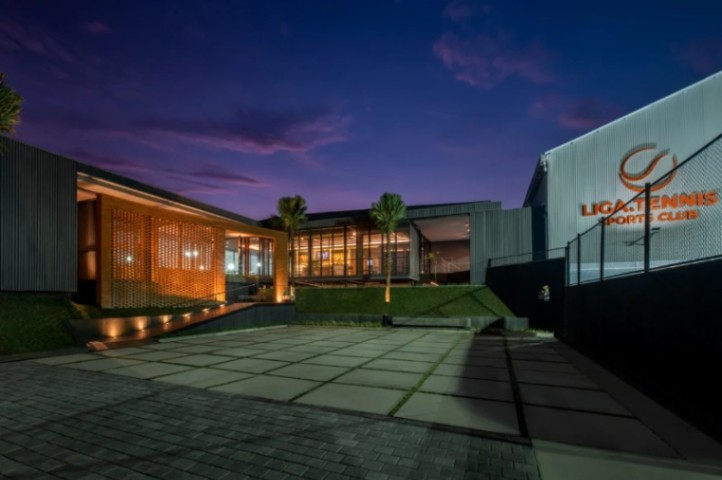 LIGA.TENNIS Sports Club - Image 3