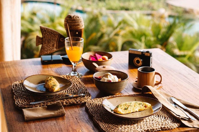 Asmat Restaurant at MATHIS Lodge Amed - Image 4