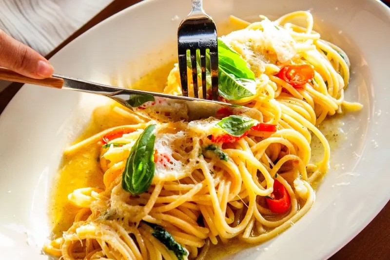 Paradise Lane Gastropub & Restaurant - Image 4