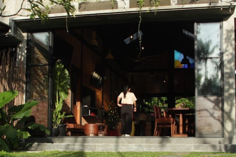 Paradise Lane Gastropub & Restaurant - Image 6